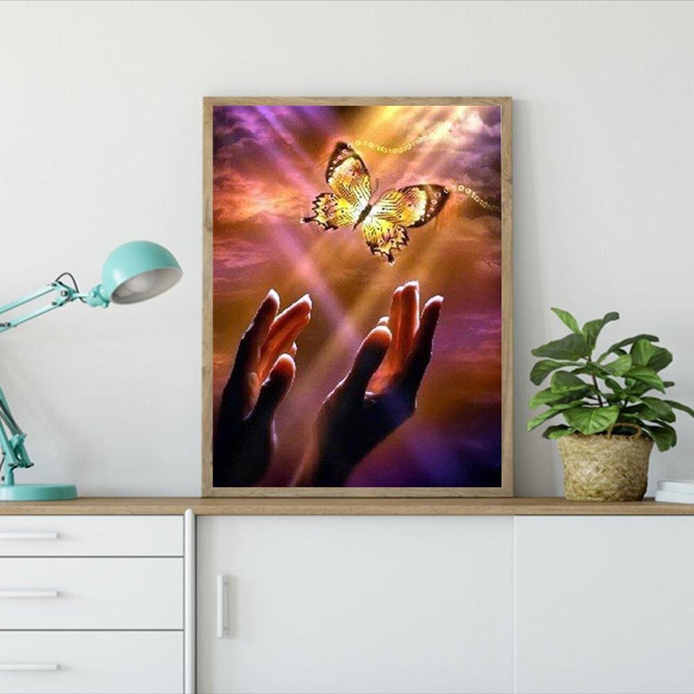 Diamond Painting - Full Round - Hand Butterfly